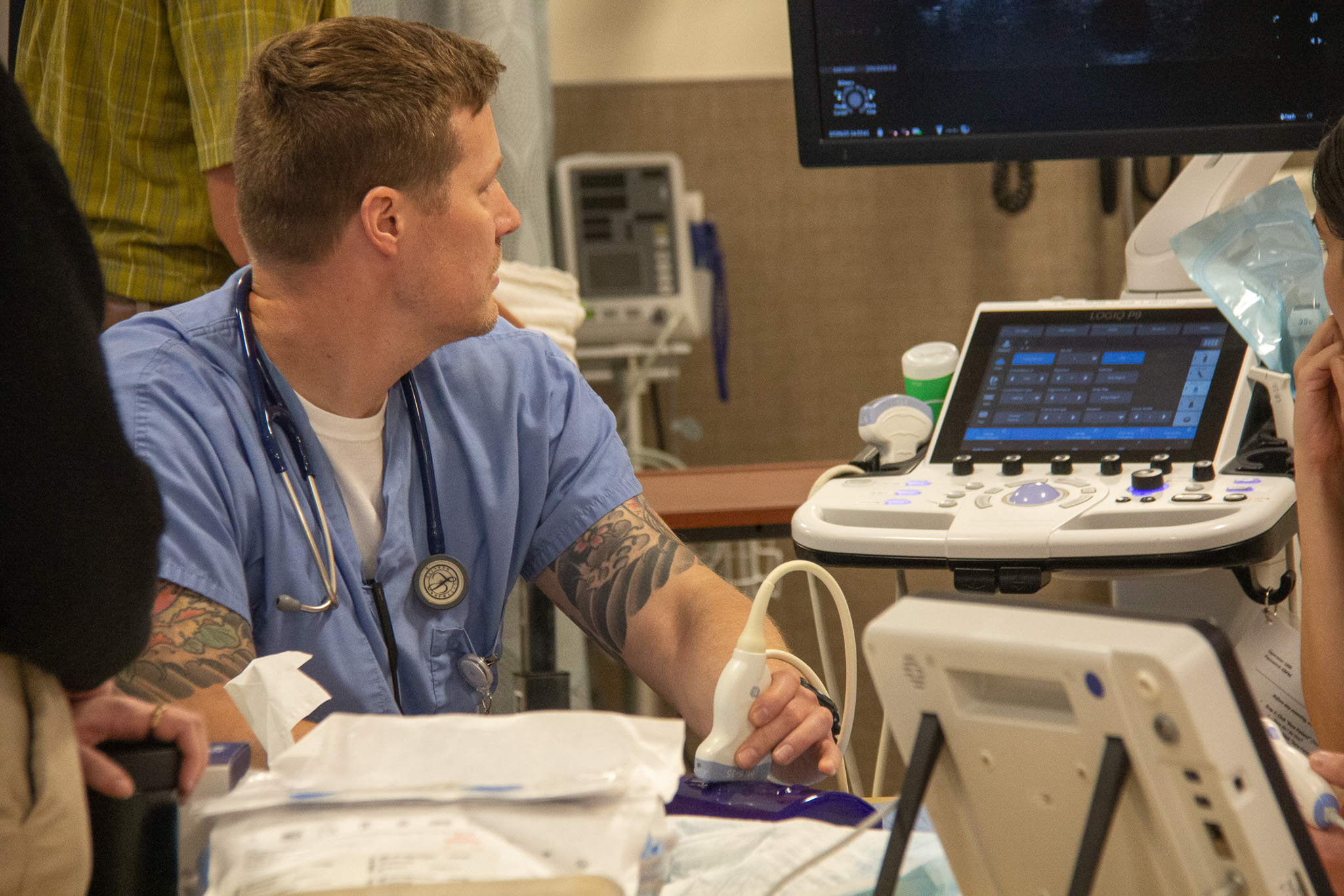 Using ultrasound.