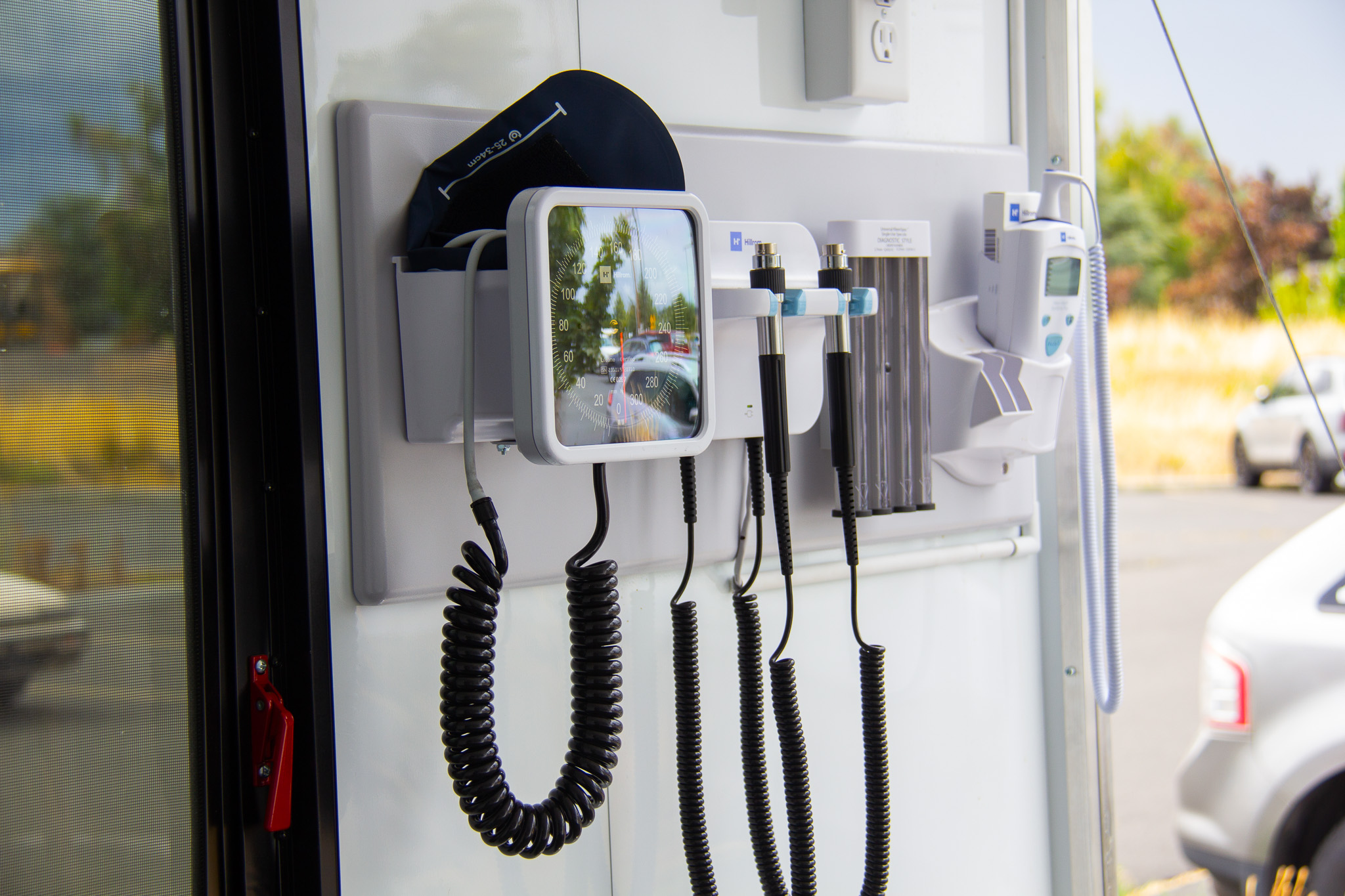 sky-lakes-mobile-clinic-outdoor-closeup