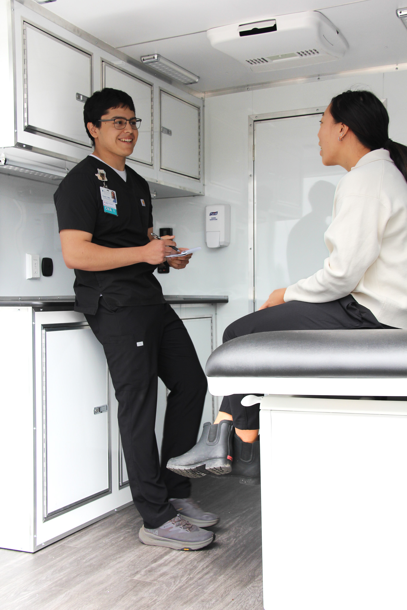 sky-lakes-mobile-clinic-interior
