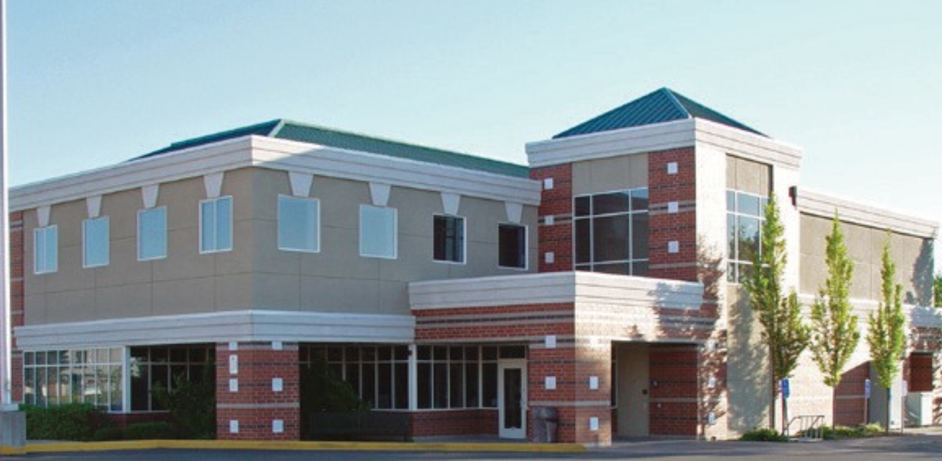 Exterior shot of the Cascades East Family Medicine Clinic.
