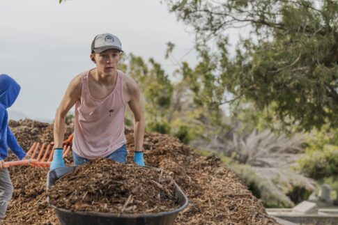 CemetaryCleanup-GiveBackDay-SkyLakes2026-14